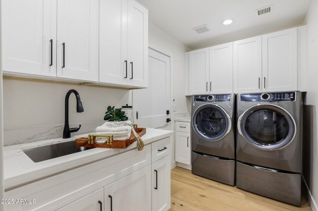 8989 N GAINEY CENTER Drive 149, Scottsdale, AZ 85258