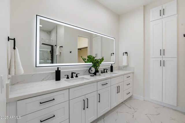 8989 N GAINEY CENTER Drive 149, Scottsdale, AZ 85258