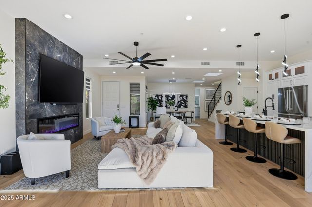 8989 N GAINEY CENTER Drive 149, Scottsdale, AZ 85258