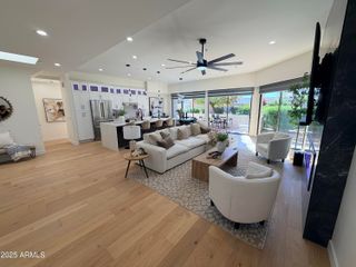 8989 N GAINEY CENTER Drive 149, Scottsdale, AZ 85258