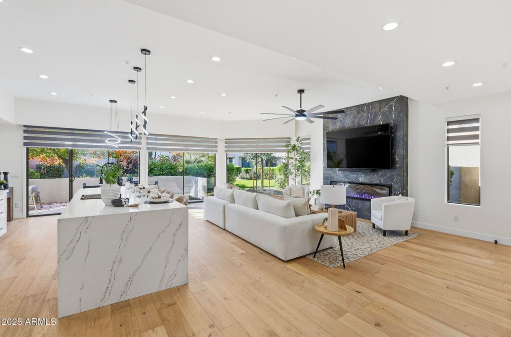 8989 N GAINEY CENTER Drive 149, Scottsdale, AZ 85258