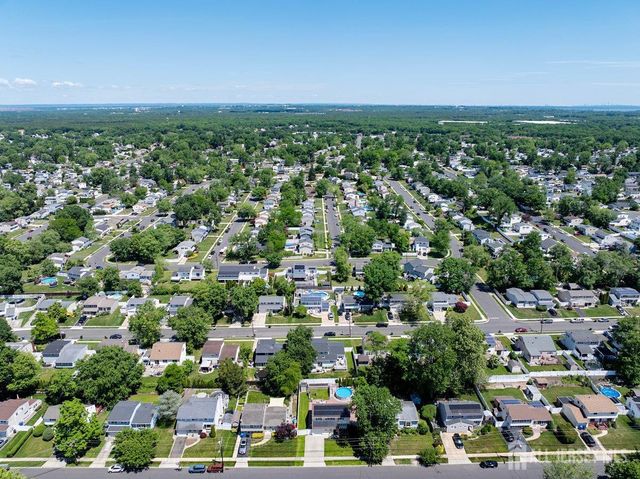 166 Cindy Str, Old Bridge, NJ 08857
