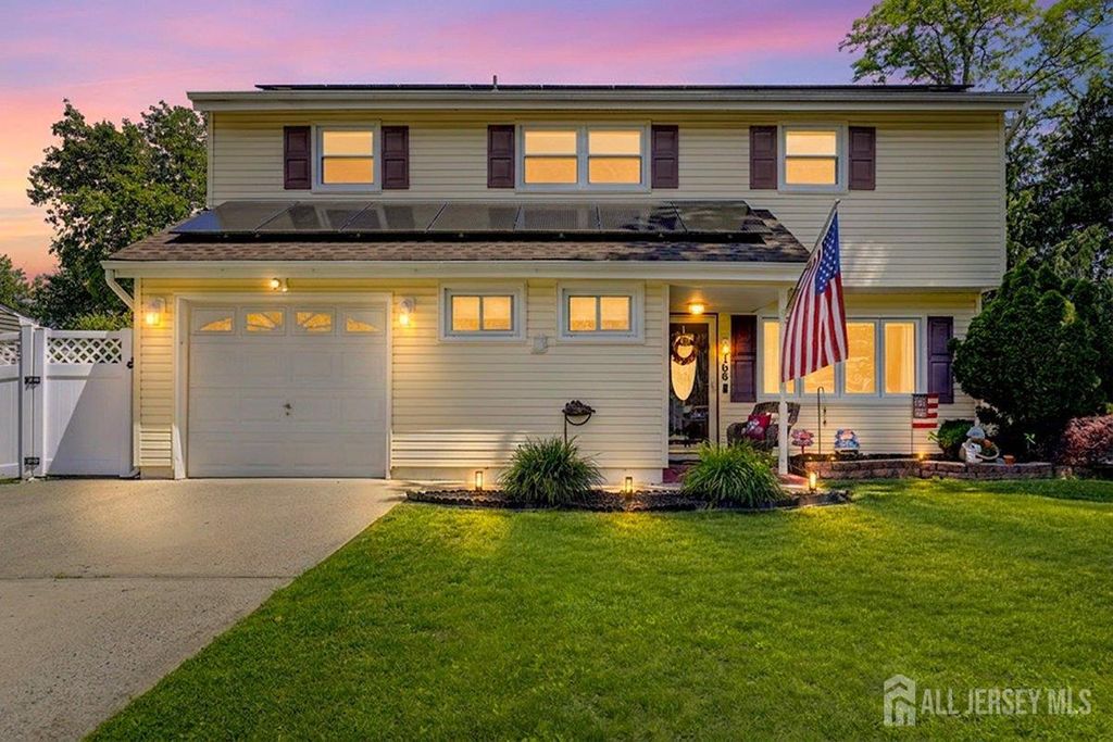 166 Cindy Str, Old Bridge, NJ 08857