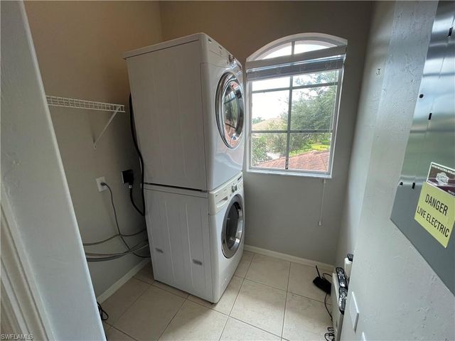 1945 Crestview WAY 168, Naples, FL 34119