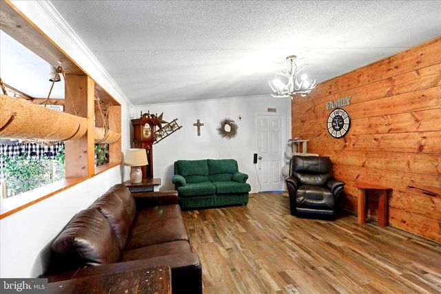 516 ROBERTS RD, Great Cacapon, WV 25422