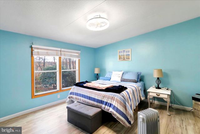 516 ROBERTS RD, Great Cacapon, WV 25422