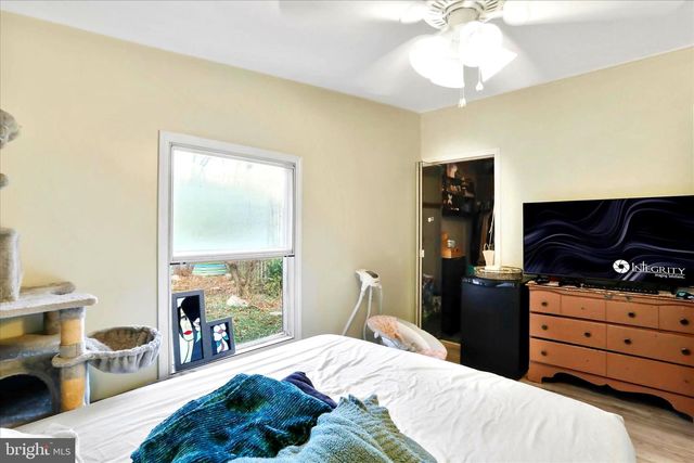 516 ROBERTS RD, Great Cacapon, WV 25422