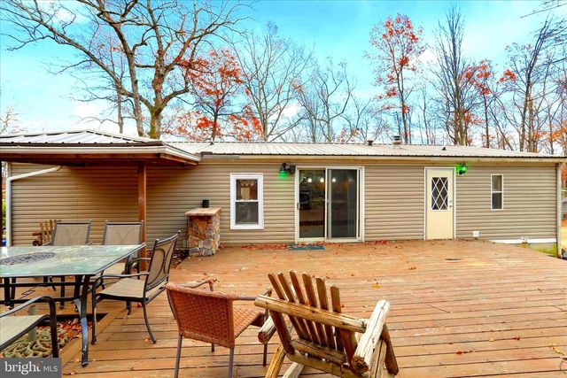 516 ROBERTS RD, Great Cacapon, WV 25422