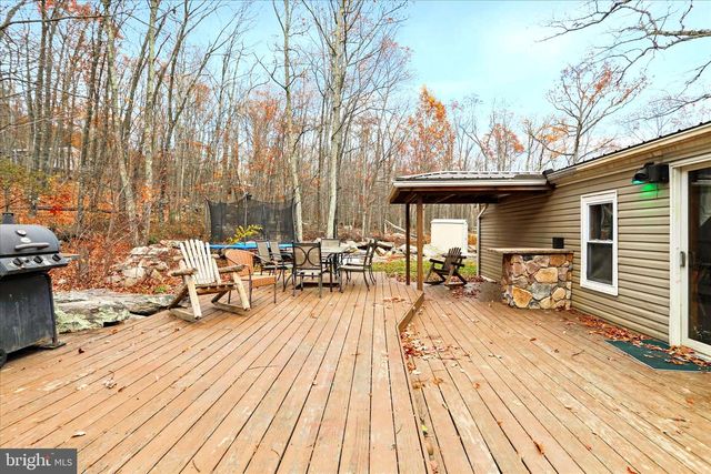 516 ROBERTS RD, Great Cacapon, WV 25422