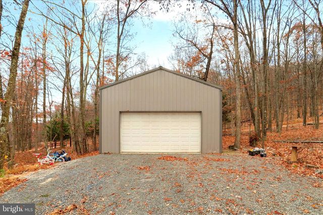 516 ROBERTS RD, Great Cacapon, WV 25422
