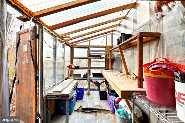 516 ROBERTS RD, Great Cacapon, WV 25422