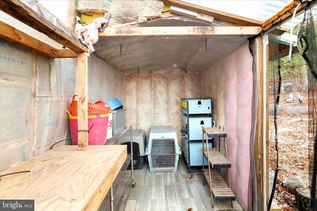 516 ROBERTS RD, Great Cacapon, WV 25422