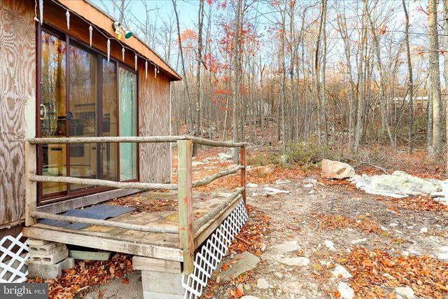 516 ROBERTS RD, Great Cacapon, WV 25422