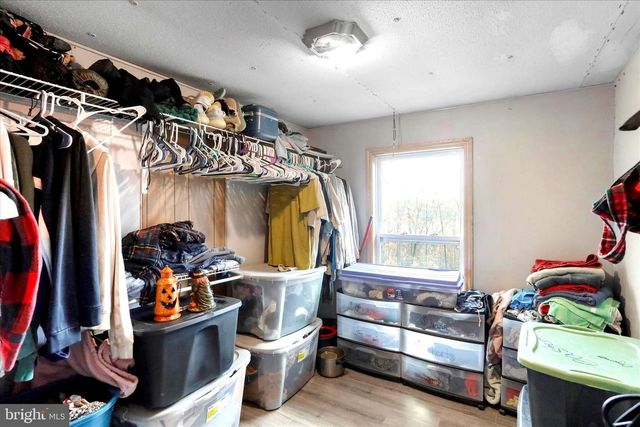 516 ROBERTS RD, Great Cacapon, WV 25422