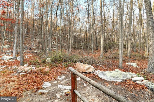 516 ROBERTS RD, Great Cacapon, WV 25422