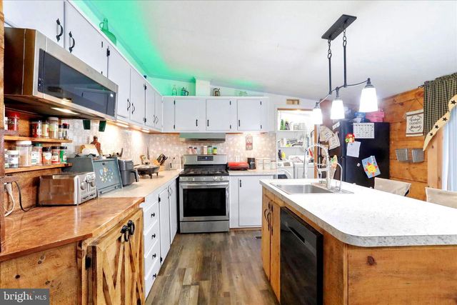 516 ROBERTS RD, Great Cacapon, WV 25422