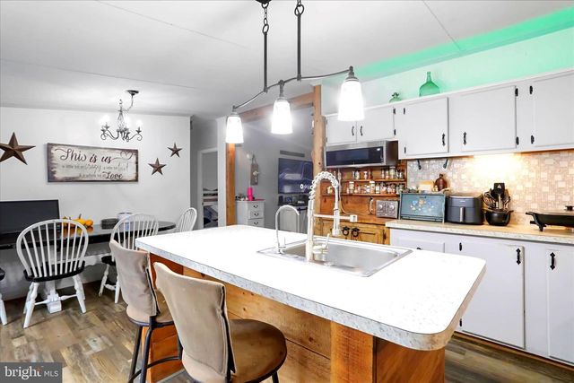 516 ROBERTS RD, Great Cacapon, WV 25422