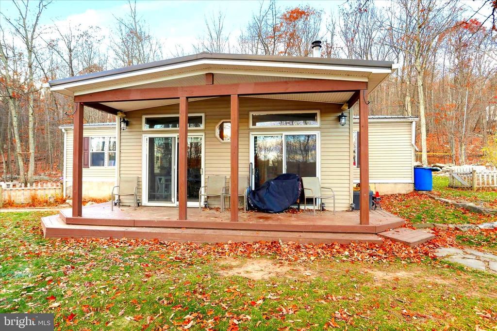 516 ROBERTS RD, Great Cacapon, WV 25422