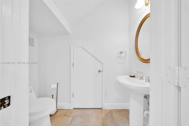 2917 SW 30th Ct 2917, Miami, FL 33133