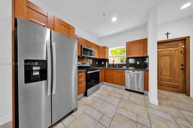 2917 SW 30th Ct 2917, Miami, FL 33133