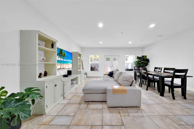 2917 SW 30th Ct 2917, Miami, FL 33133