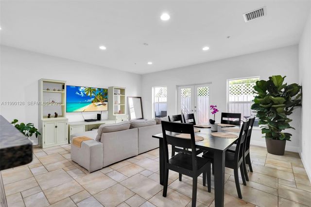 2917 SW 30th Ct 2917, Miami, FL 33133