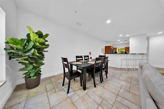 2917 SW 30th Ct 2917, Miami, FL 33133