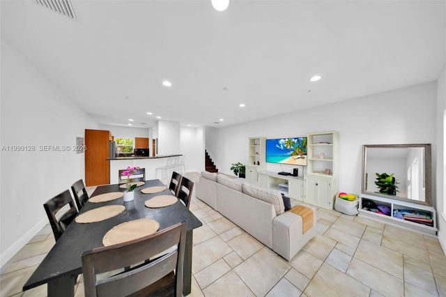 2917 SW 30th Ct 2917, Miami, FL 33133