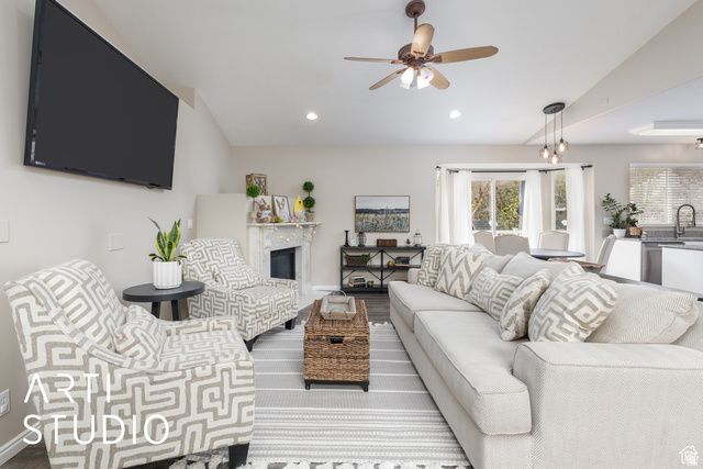 1907 N BRIDGE CT, Layton, UT 84040