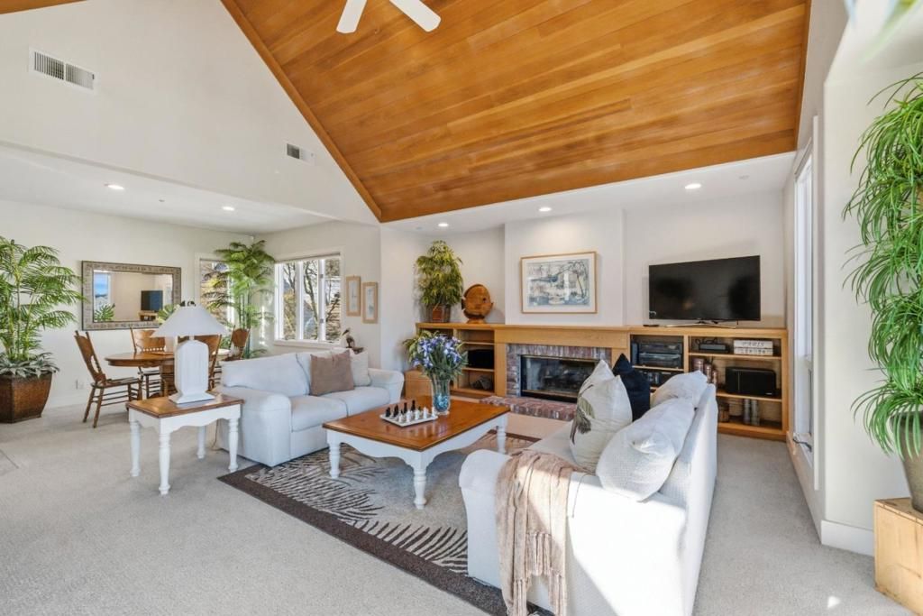 Image 3 of property listing at 126 Frederick Street 20, Santa Cruz, CA 95062