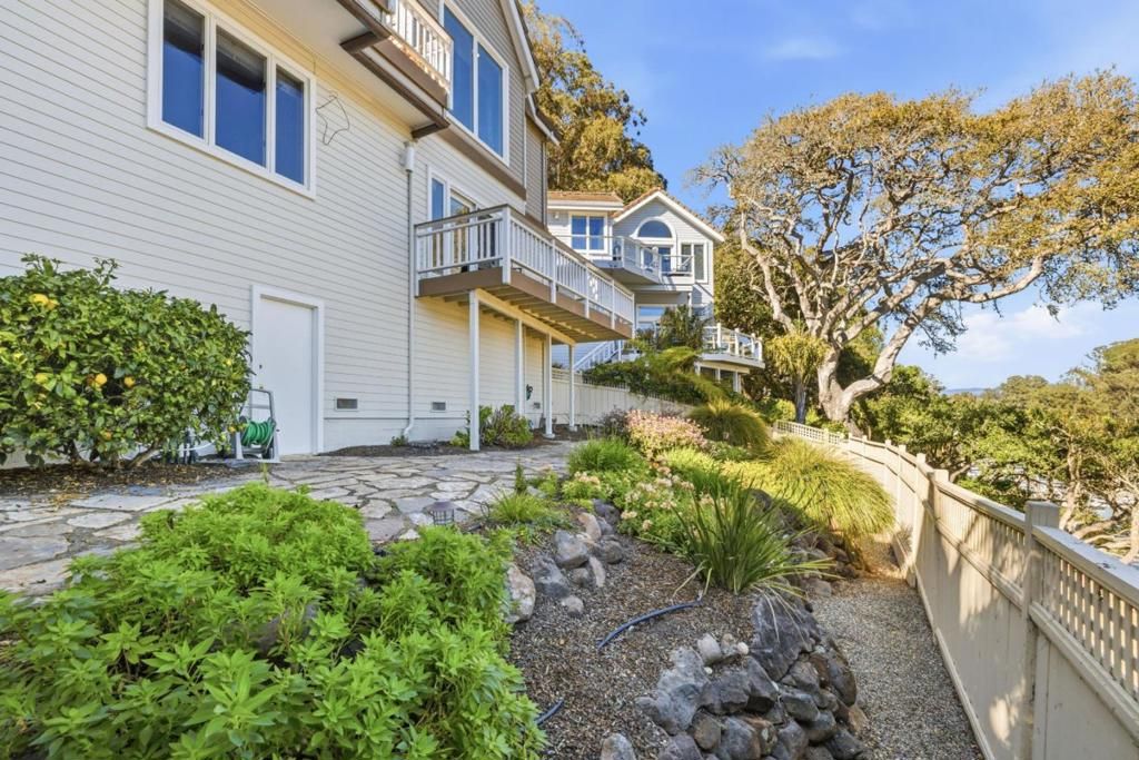 Image 31 of property listing at 126 Frederick Street 20, Santa Cruz, CA 95062