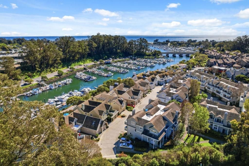 Image 41 of property listing at 126 Frederick Street 20, Santa Cruz, CA 95062