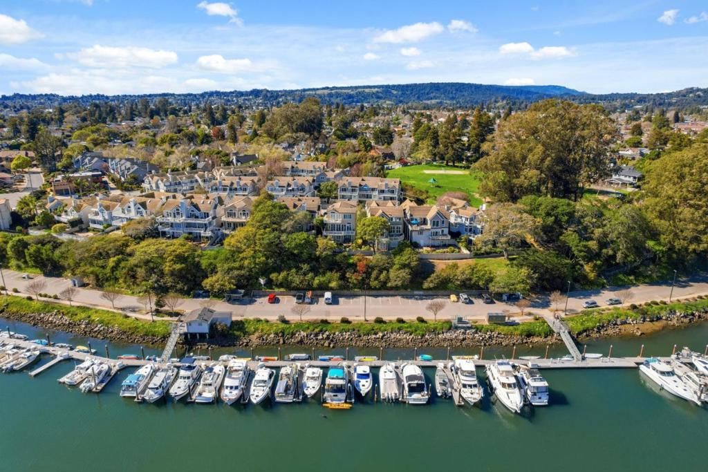 Image 42 of property listing at 126 Frederick Street 20, Santa Cruz, CA 95062