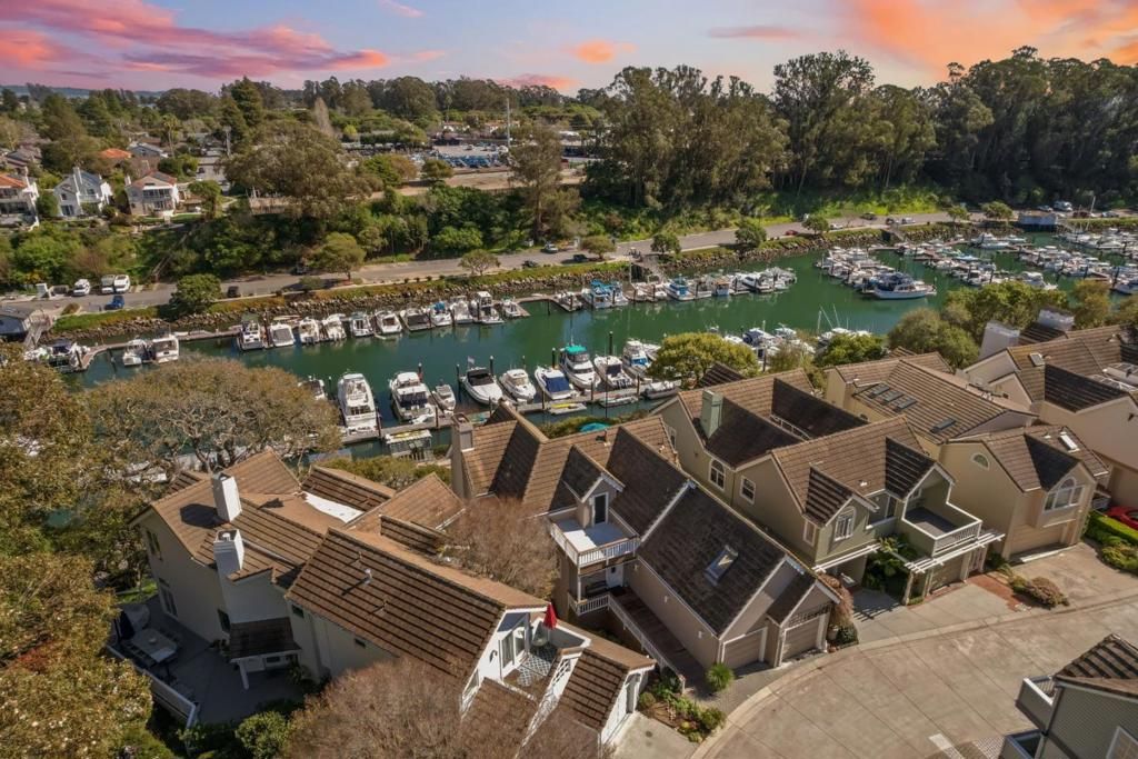 Image 60 of property listing at 126 Frederick Street 20, Santa Cruz, CA 95062