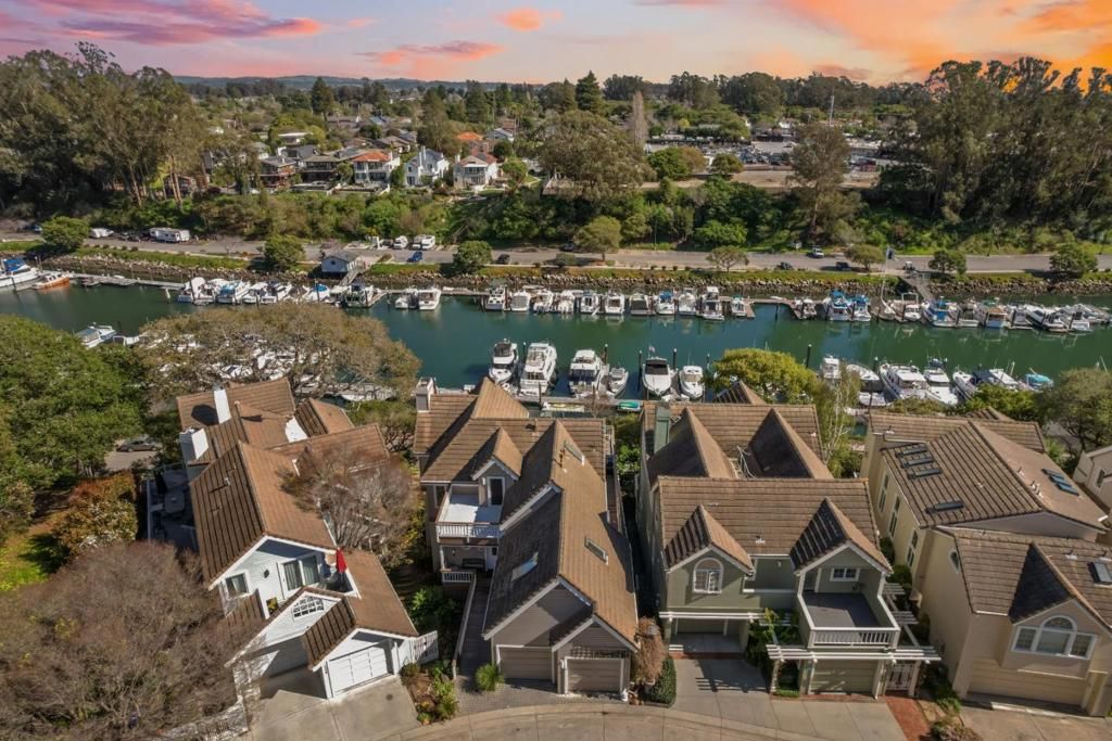 Image 61 of property listing at 126 Frederick Street 20, Santa Cruz, CA 95062