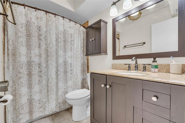 1759 NE 39th Ct 1301, Pompano Beach, FL 33064