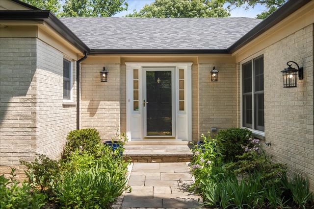 912 Morningside Drive, Lake Forest, IL 60045