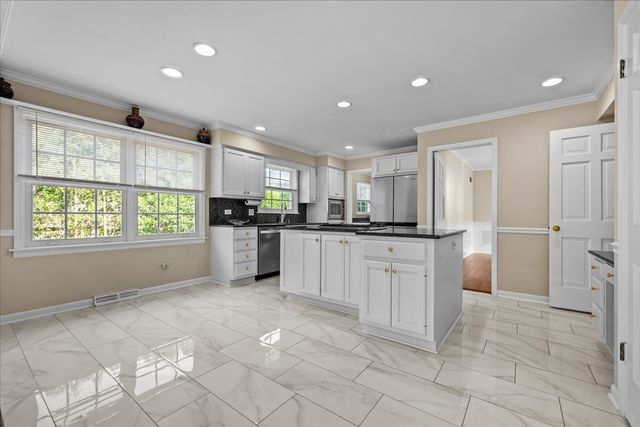 912 Morningside Drive, Lake Forest, IL 60045