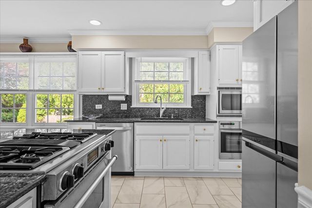 912 Morningside Drive, Lake Forest, IL 60045