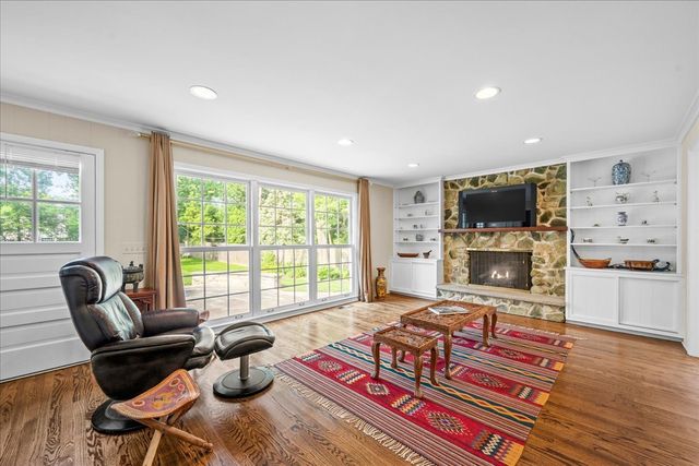 912 Morningside Drive, Lake Forest, IL 60045