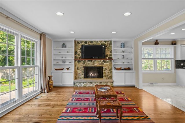 912 Morningside Drive, Lake Forest, IL 60045