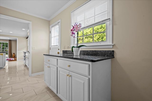 912 Morningside Drive, Lake Forest, IL 60045