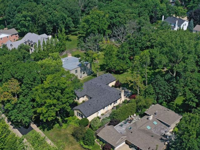 912 Morningside Drive, Lake Forest, IL 60045