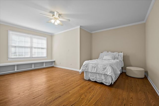 912 Morningside Drive, Lake Forest, IL 60045