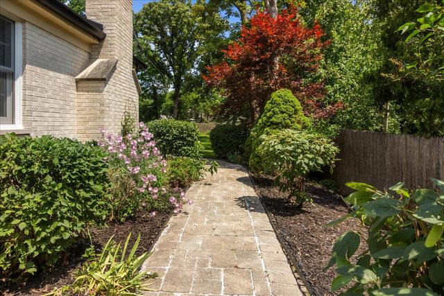 912 Morningside Drive, Lake Forest, IL 60045