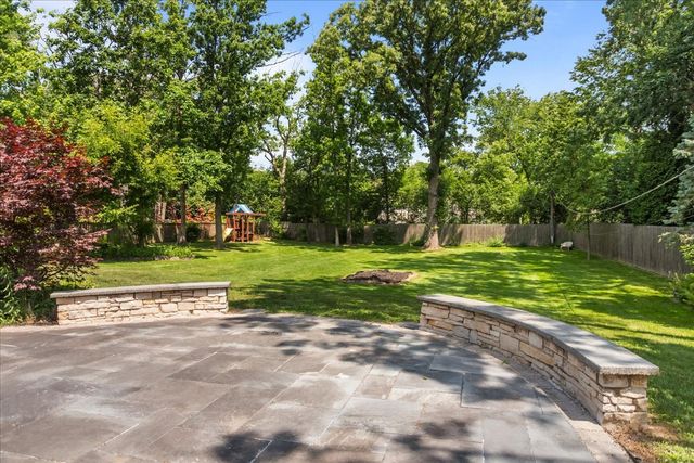 912 Morningside Drive, Lake Forest, IL 60045