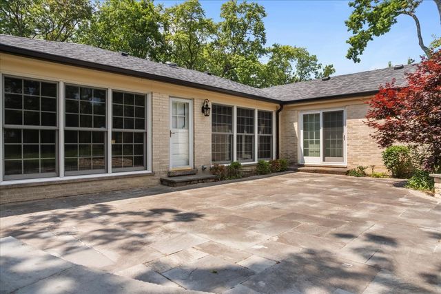 912 Morningside Drive, Lake Forest, IL 60045