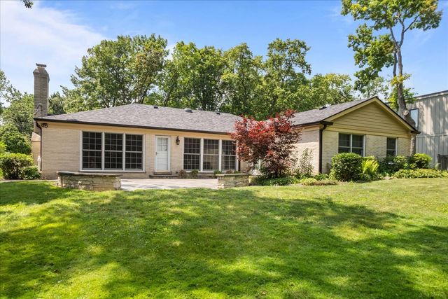 912 Morningside Drive, Lake Forest, IL 60045