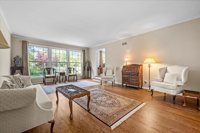 912 Morningside Drive, Lake Forest, IL 60045