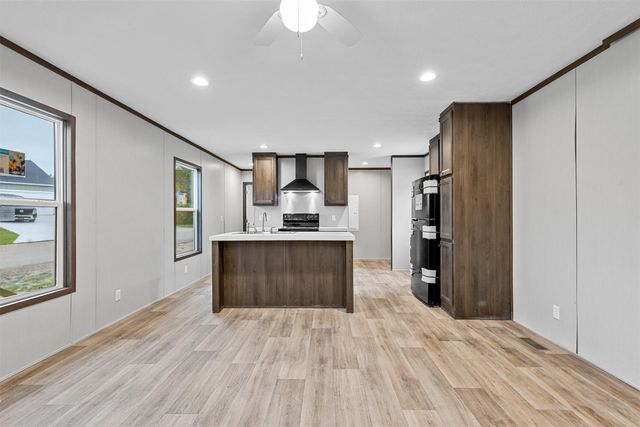 1107 Ridgeview Circle, Granbury, TX 76048